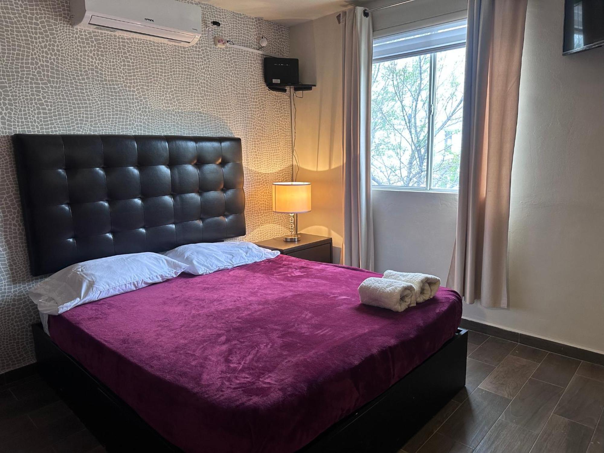 Suites Apodaca Buitenkant foto